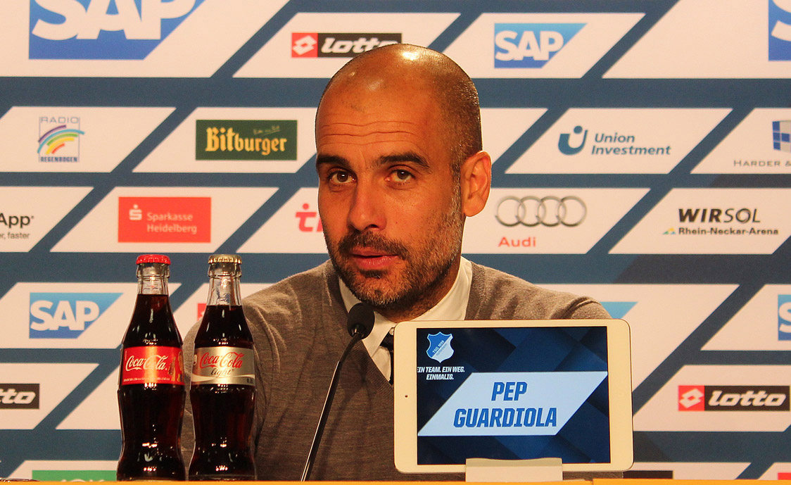 Bayerns Startrainer Pep Guardiola bei der Pressekonferenz