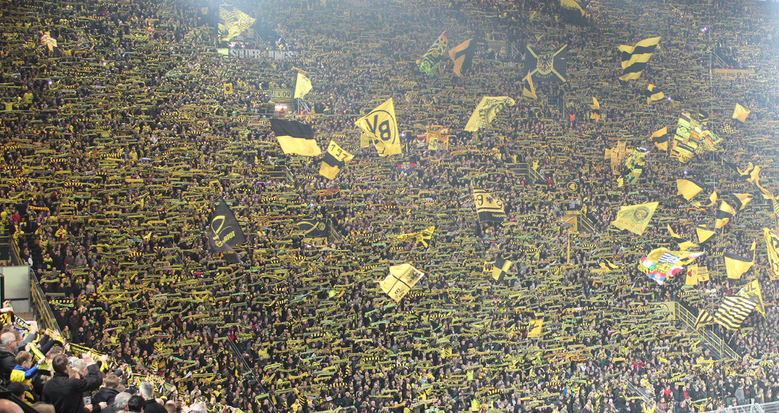 Dortmunds gelbe Wand mit 25.000 Fans