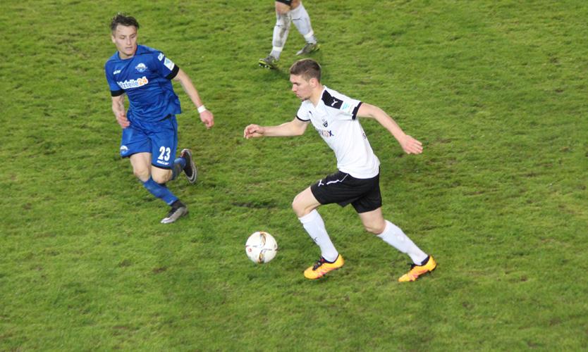 Damian Roßbach im Spiel gegen Paderborn