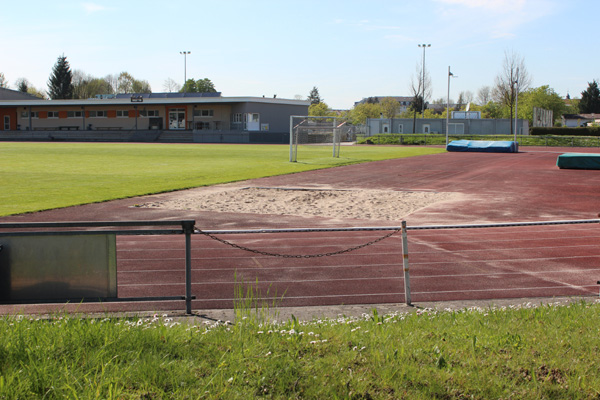 Helmut Gmelin Stadion mit bestehender Leichtathletikanlage