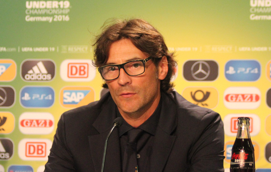 Italiens Trainer Paolo Vanoli