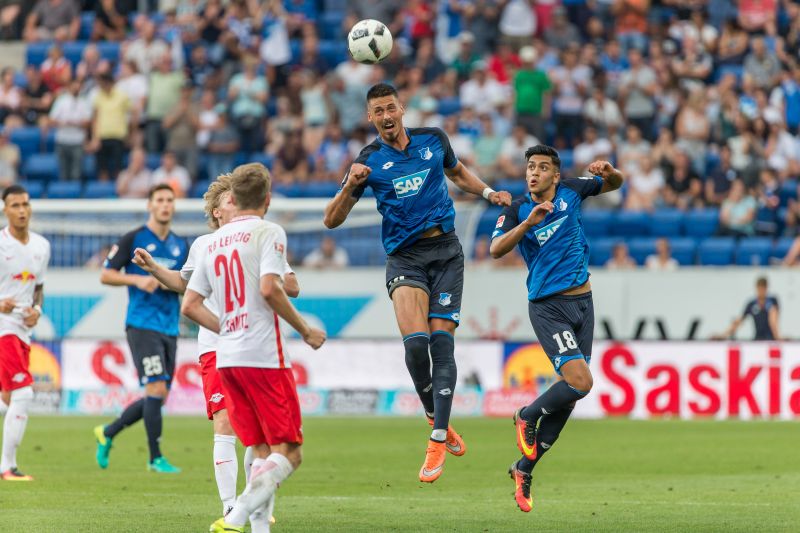 Sandro Wagner steigt hoch zum Kopfball. Gelingt ihm gegen Mainz sein erster Ligatreffer für die TSG?