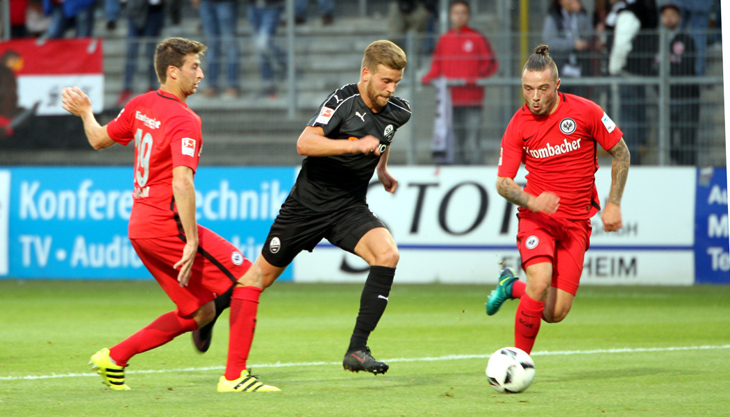 Lucas Höler (Bildmitte) traf im Testspiel zum 1:0 für Sandhausen gegen Frankfurt