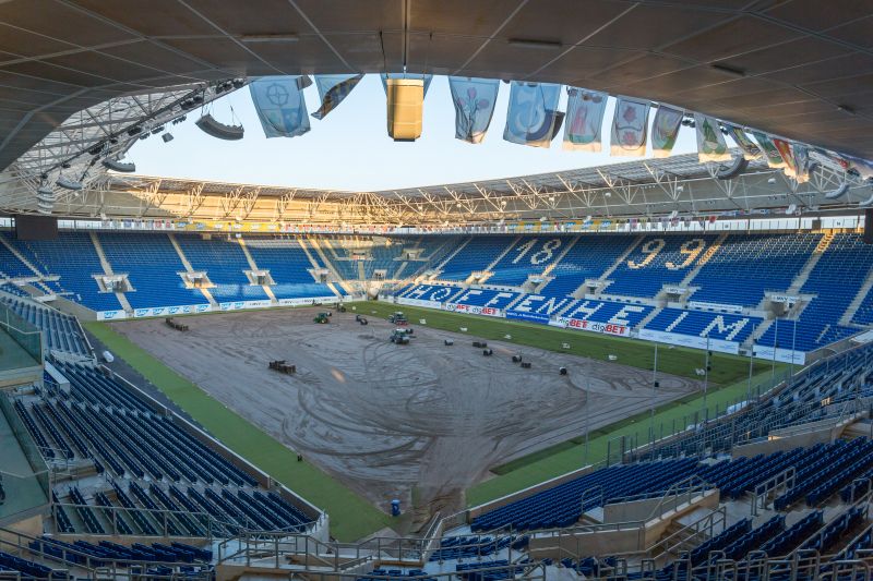 Seltenes Bild: Stadion ohne Grün