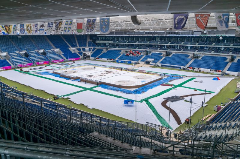 Die RNA wurde in ein riesiges Eishockeystadion verwandelt