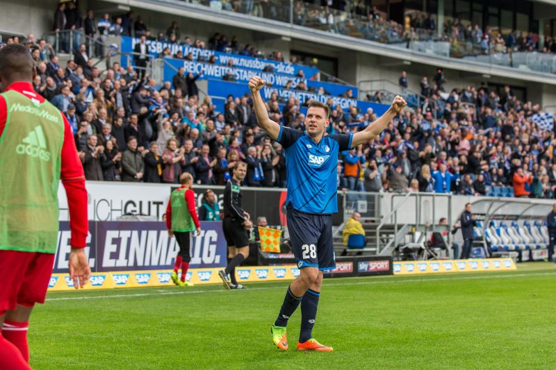 Adam Szalai lässt sich für seine beiden Treffer gegen Ingolstadt feiern