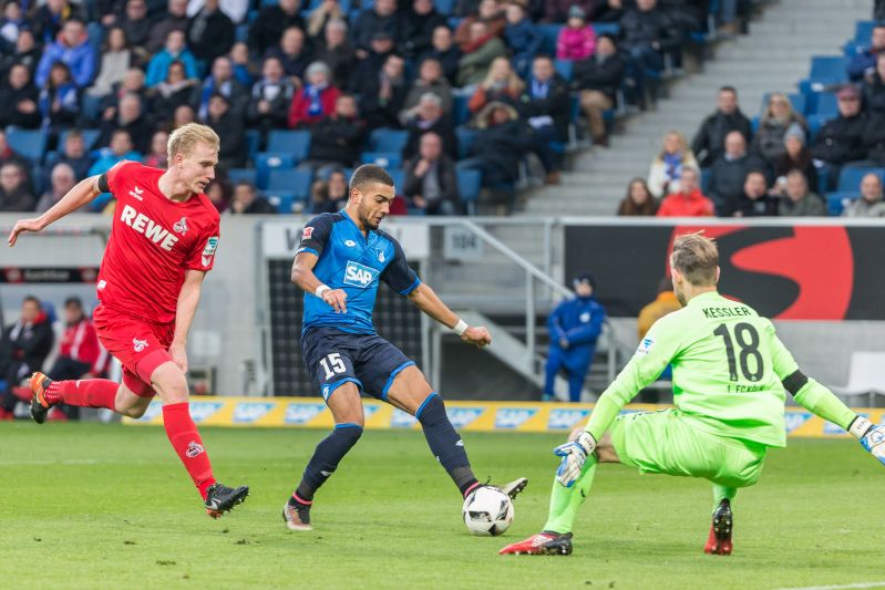 Jeremy Toljan erzielt beim 4:0-Hinspielerfolg über Köln seinen zweiten Bundesligatreffer