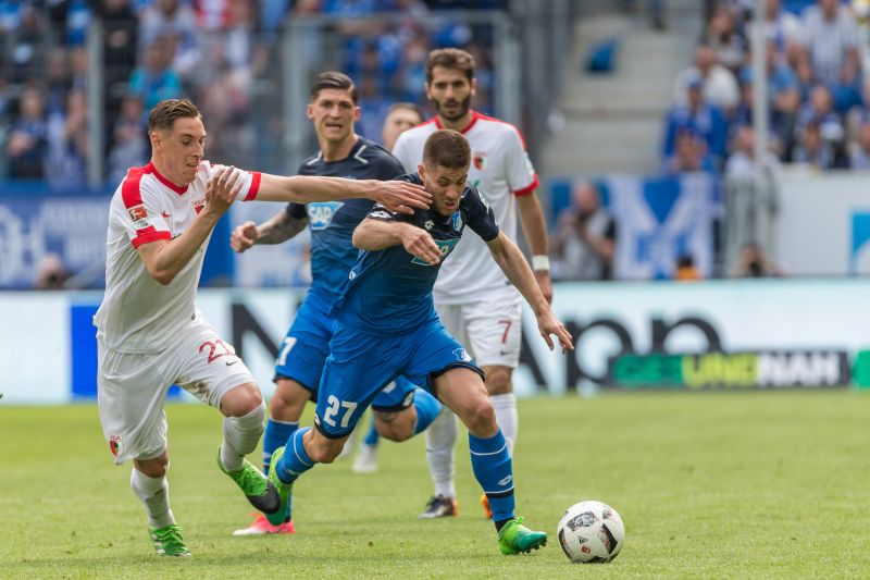 Andrej Kramaric enteilt seinem Gegenspieler