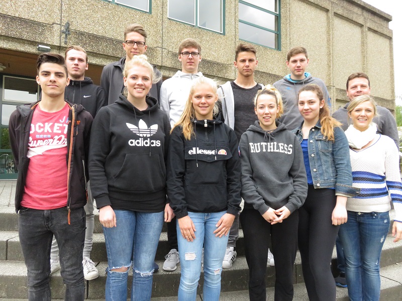 Gruppenfoto der BK-Schüler des Berufskollegs Sport an der Max-Weber-Schule Sinsheim