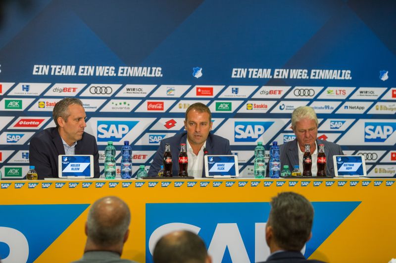 Pressekonferenz bei der Vorstellung von Flick als Geschäftsführer Sport