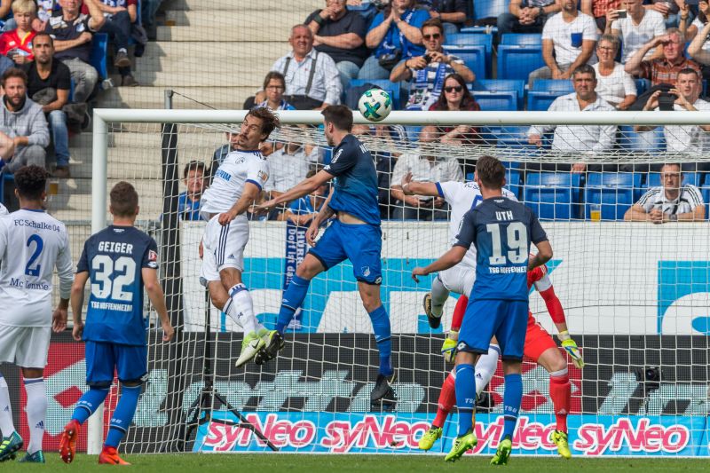 Hoffenheim will sich im Kollektiv der Schalker Kopfballstärke erwehren