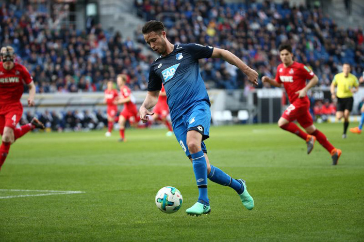 Mark Uth in Ansturm auf das gegnerische Tor