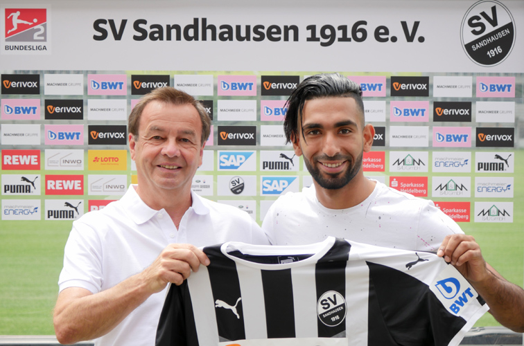 Otmar Schorp zusammen mit Mohamed Gouaida vom Hamburger SV