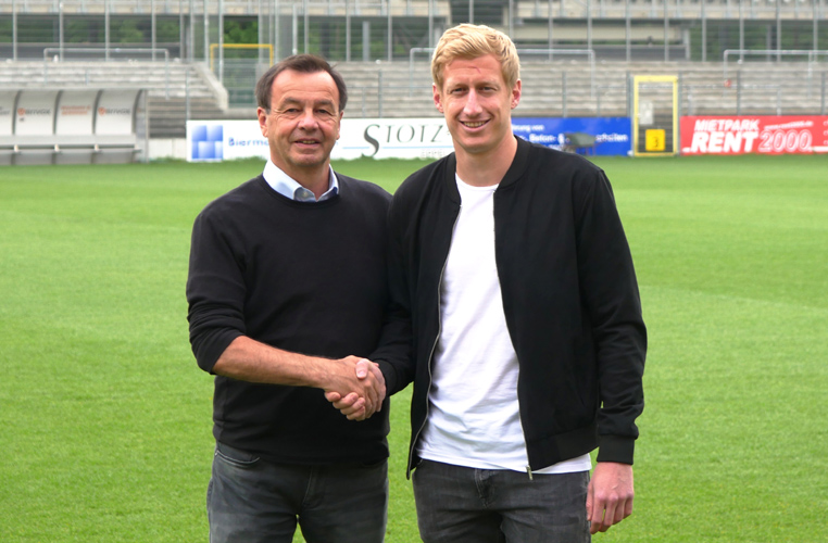 SVS-Geschäftsführer Otmar Schork (li.) und Philipp Klingmann nach der Vertragsverlängerung bis 2020