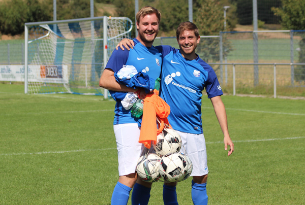 Glückliche Sieger auch bei der 2. Mannschaft: Felix Allgeier (li.) und Sebastian Münch