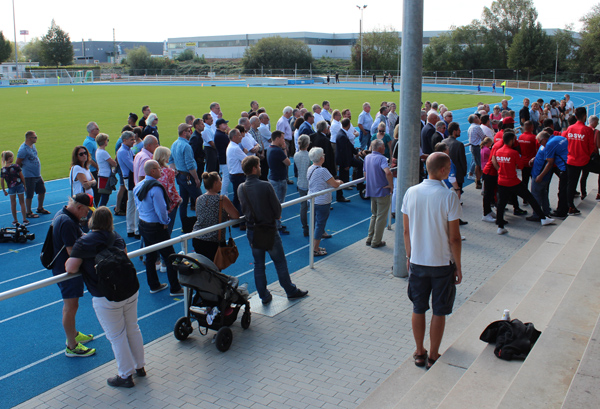 Zahlreiche Besucher bei der offiziellen Übergabe des Sportpark Sinsheim