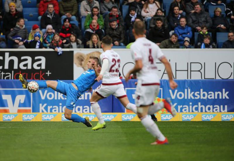 Kaderabek verpasste knapp das 2:0