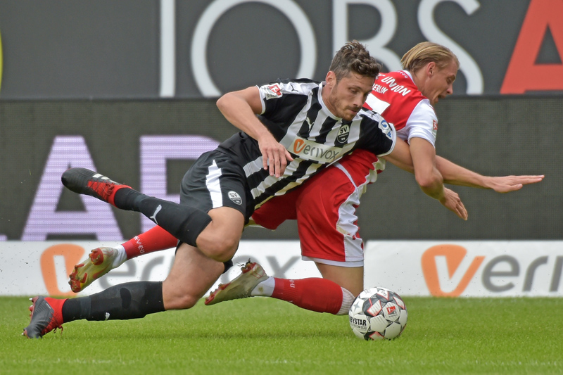 Tim Kister (li.) wird aufgrund seines Mittelfußbruches dem SV Sandhausen in dieser Saison nicht mehr zur Verfügung stehen
