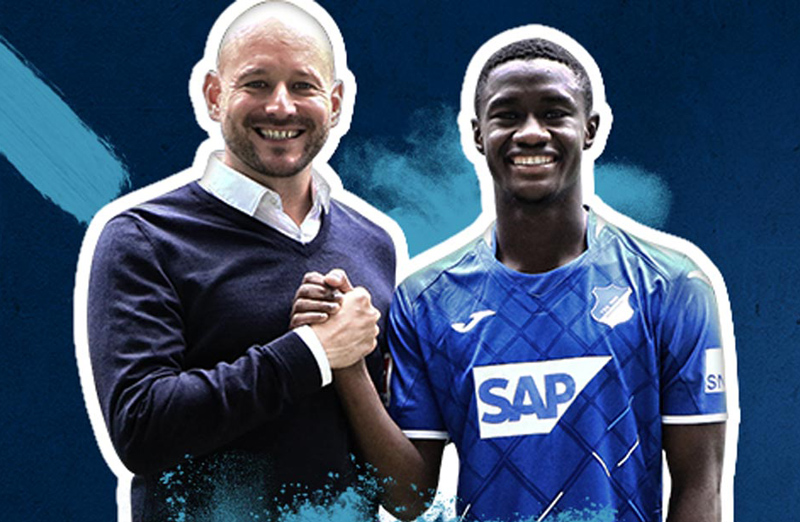 Alexander Rosen präsentiert mit Diadie Samassekou den siebten Neuzugang