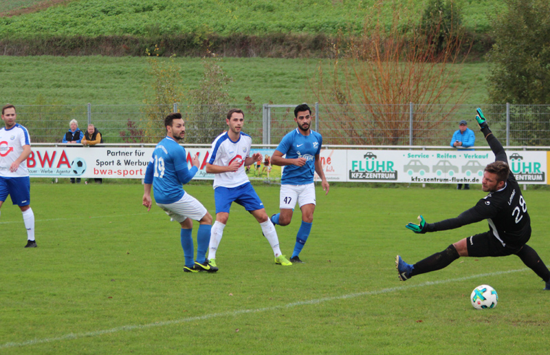 Karolus trifft zum 2:0 für den SVR