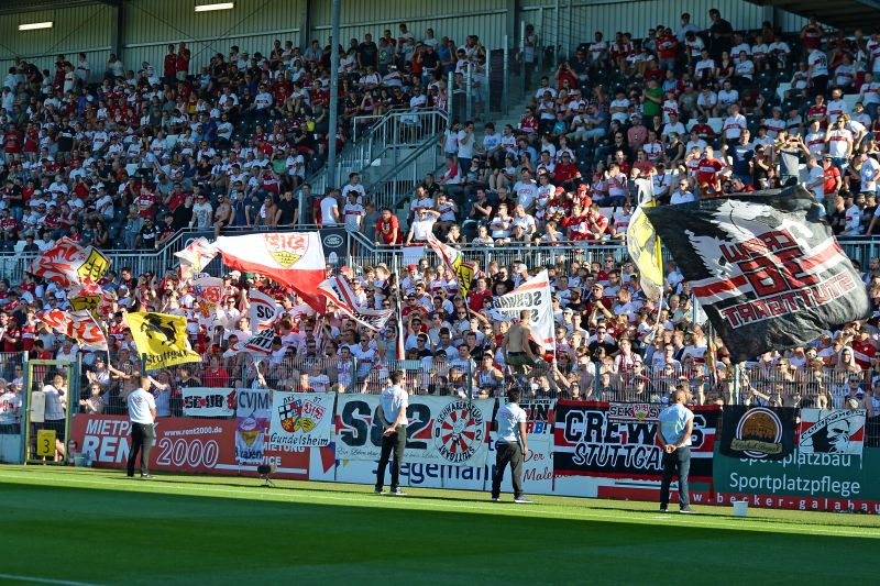 Die VfB-Fans werden in großen Scharen anreisen und am Hardtwald mächtig für Stimmung sorgen