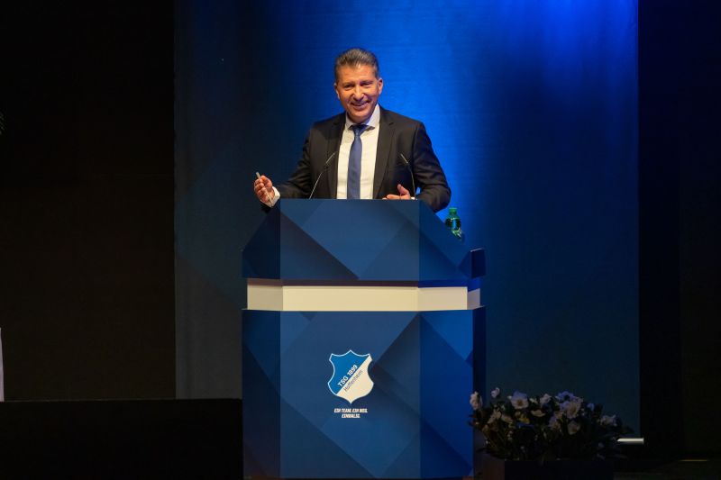 Vereinspräsident Peter Hofmann bei seinem Jahresbericht