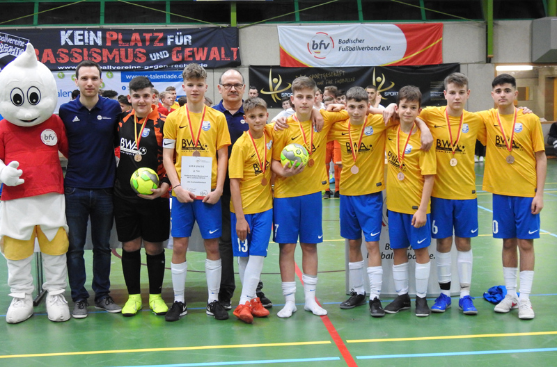 Siegerehrung für den Dritten JSG Sinsheim/Rohrbach bei der Badischen Futsal-Meisterschaft 2020