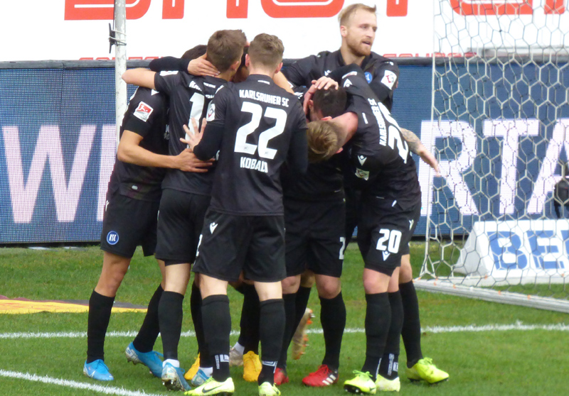 Torjubel bei den Spielern des Karlsruher SC