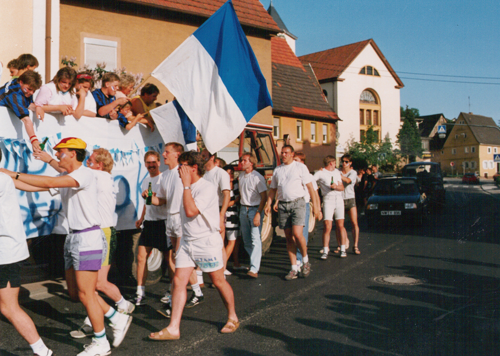 Die Pokalsieger feiern auf Rohrbachs Straßen