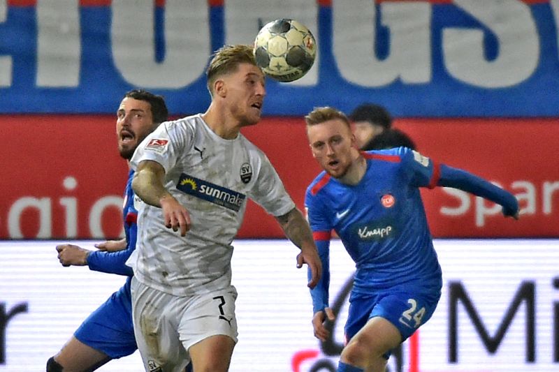 Philipp Türpitz (li.) wechselt vom Hardtwald zum Drittligisten FC Hansa Rostock