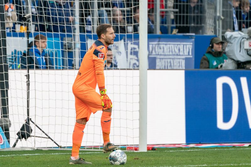 Ratloser Blick bei TSG-Keeper Baumann. Gegen die Frankfurter musste er drei Mal hinter sich greifen.