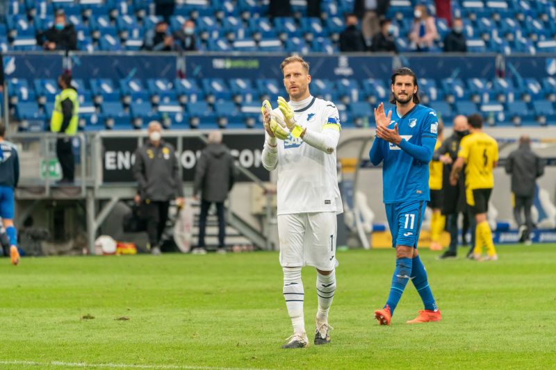 Baumann (li.) und Grillitsch feiern den Sieg über Wolfsburg