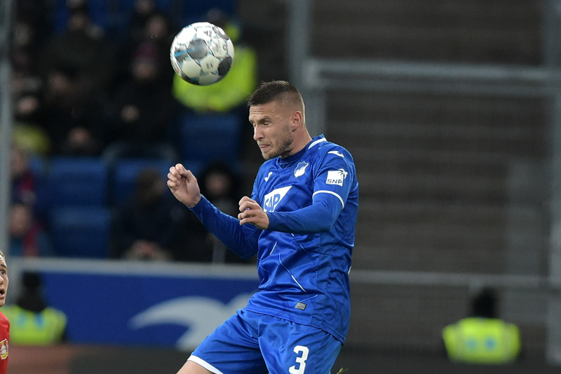 Kaderabek scheiterte mit einem Kopfball an Augsburgs Keeper Giliewicz