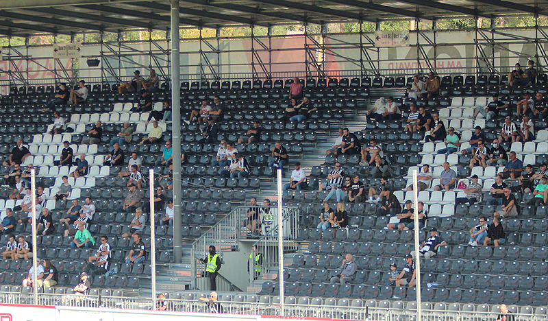 Teils leere Ränge sorgten zuletzt für die fehlende Stimmung in den Arenen