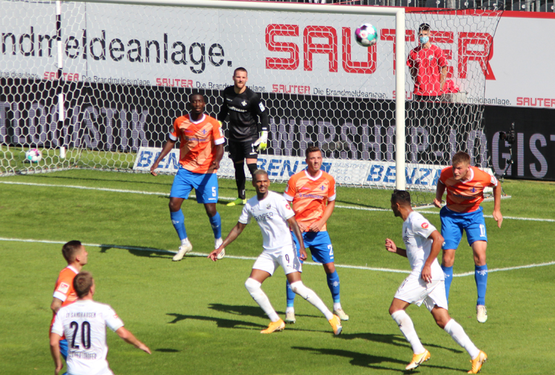Keita-Ruel (Mitte) erzielte bei seinem Heimspieldebüt für den SVS in der vergangenen Saison drei Treffer gegen die Lilien