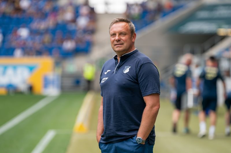 Hoffenheims Trainer Breitenreiter blickt optimistisch auf die neue Saison 2022/23