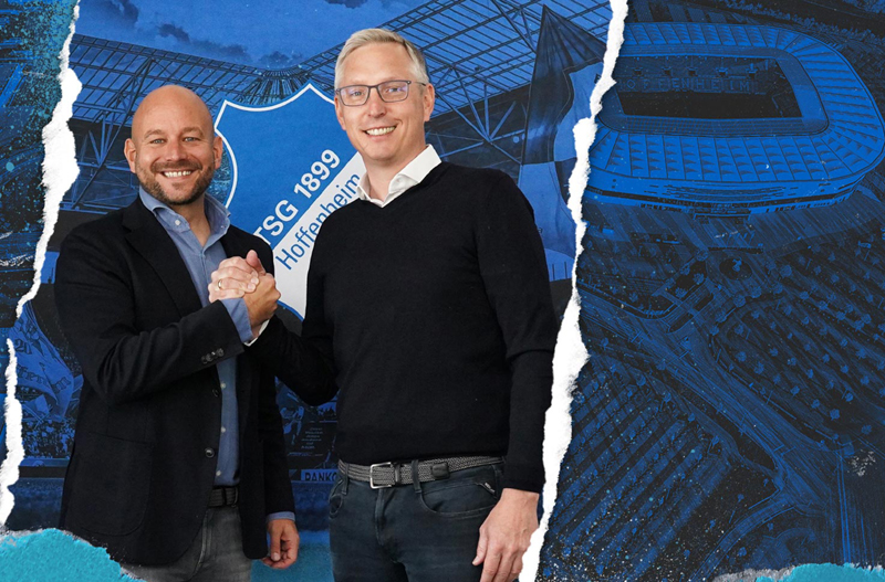 Handschlag zwischen TSG-Geschäftsführer Frank Briel (re.) und Alexander Rosen nach der Vertragsverlängerung