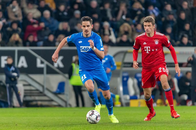 Benjamin Hübner hier im Duell mit Bayerns Thomas Müller