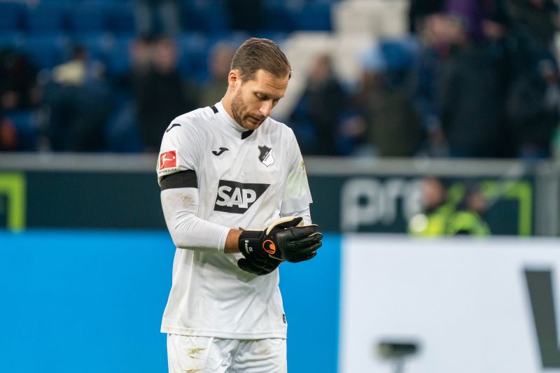 Niedergeschlagener Keeper Baumann