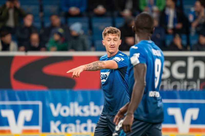 Stiller (li.) - Torschütze zum 1:1 in Freiburg