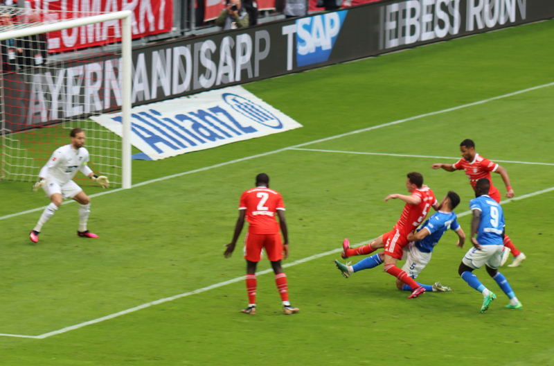 Pavard bringt den FC Bayern 1:0 in Führung